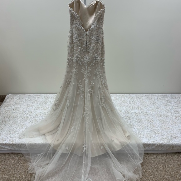 Enzoani Wedding Dress w/Detachable Straps NWT